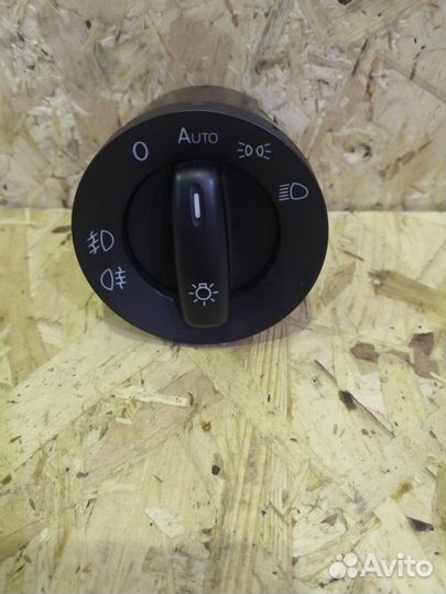 Переключатель света фар Volkswagen Passat B6