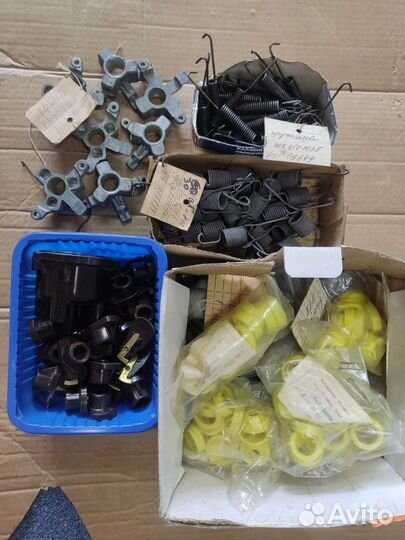 Автозапчасти Москвич