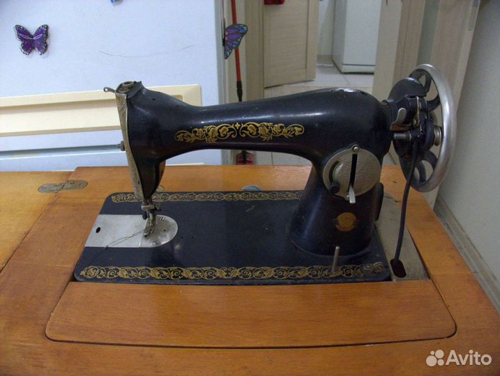 Швейная машина пмз имени Калина с тумбой