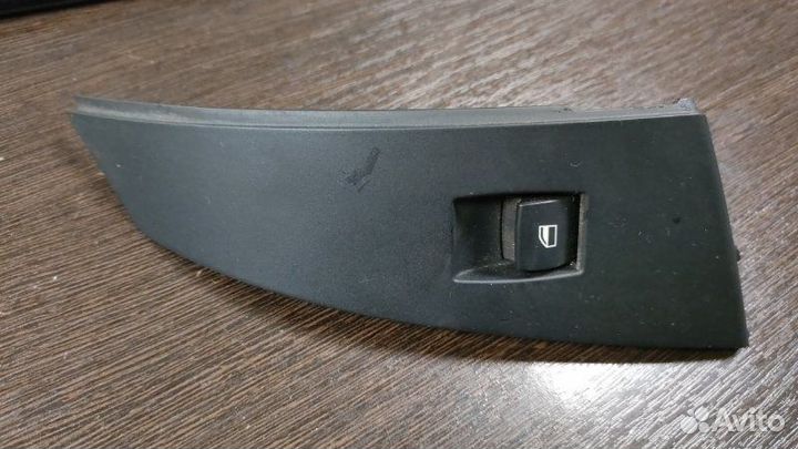 Кнопка стеклоподъемника задняя левая Bmw 530 D E61