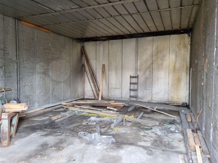 Гараж, > 30 м²