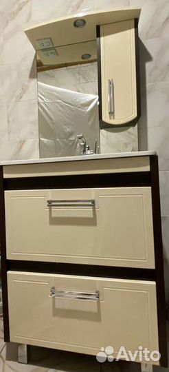 Комплект мебели для ванной комнаты б/у