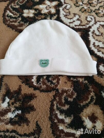 Шапки, пинетки, царапки, слюнявчики