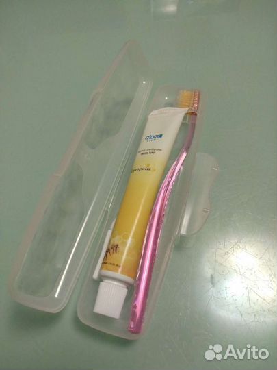 Дорожный набор с зубной пастой и щёткой
