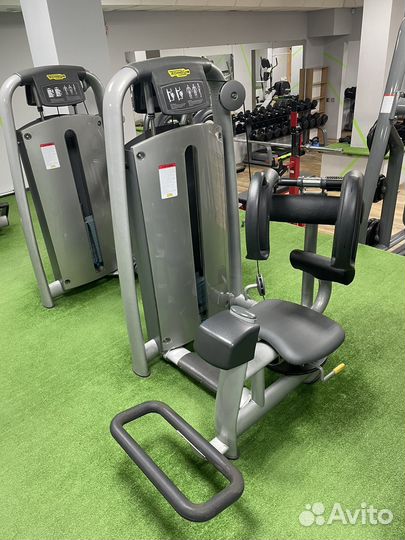 Тренажер сгибание ног