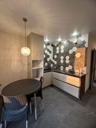 1-к. квартира, 42 м², 16/25 эт.