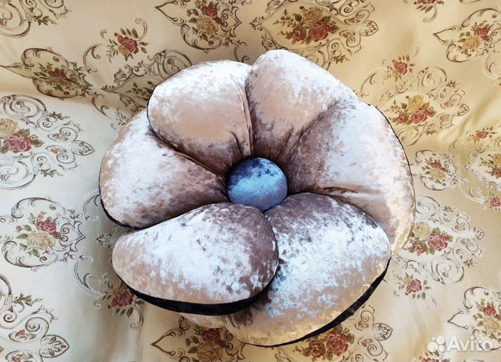 Декоративная подушка «Роза»