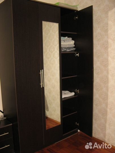 Шкаф распашной двухдверный бу