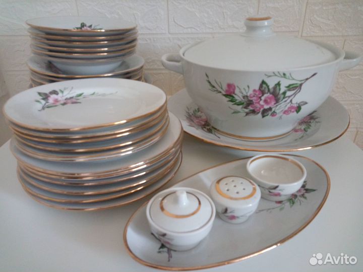 Столовый сервиз (31 предмет)