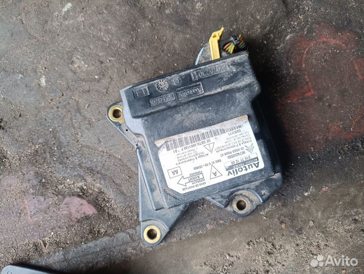 Блок AirBag Citroen C3 61079230