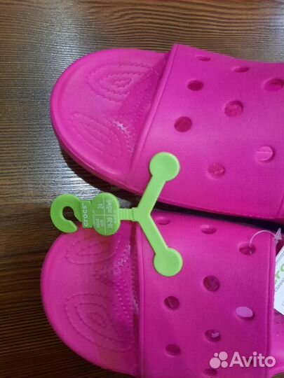 Новые шлепанцы crocs m6w8