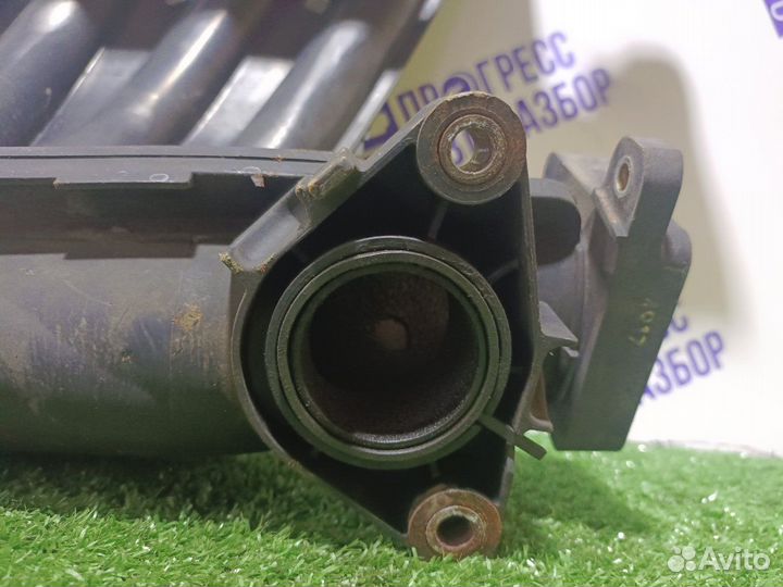 Впускной коллектор Nissan Tiida хэтчбек HR15DE