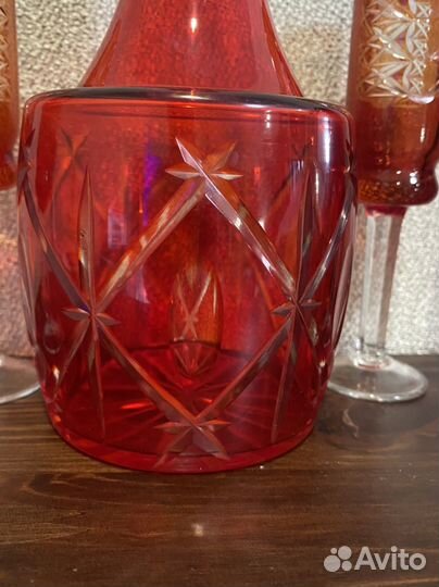 Штоф с рюмками СССР из красного стекла