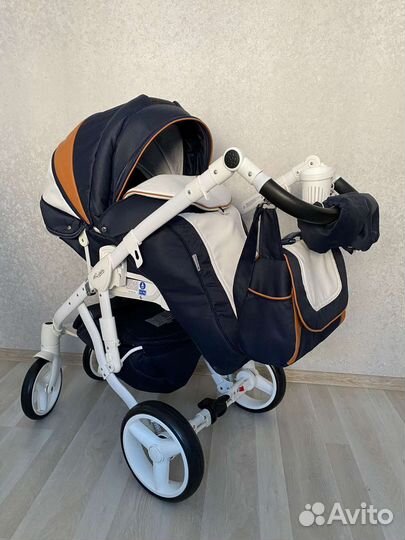 Коляска 2 в 1 adamex на гелевых колесах