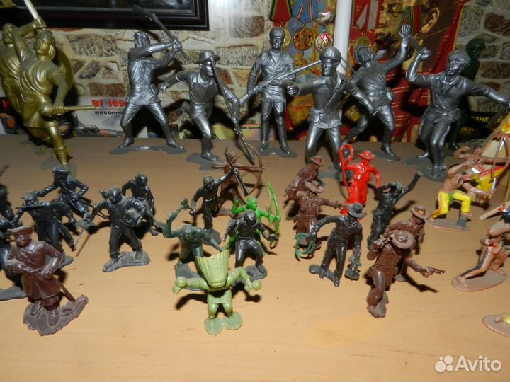 СССР коллекция фигурок индейцев ковбоев и