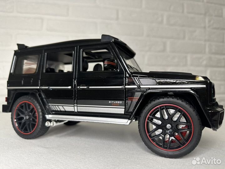 Машинка гелик с дымом 28 см новая