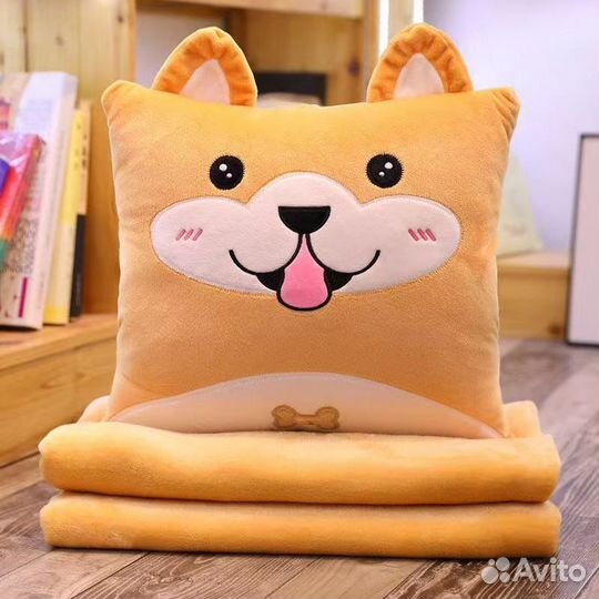 Подушка с пледом внутри