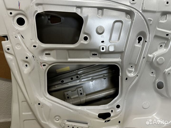 Передняя левая дверь toyota rav4 40