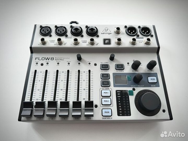 Микшерный пульт Behringer flow 8