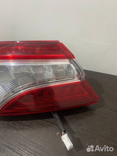 Фонарь задний левый toyota camry V70