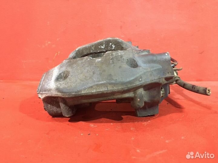 Суппорт задний правый Volkswagen Touareg 2 (Nf)