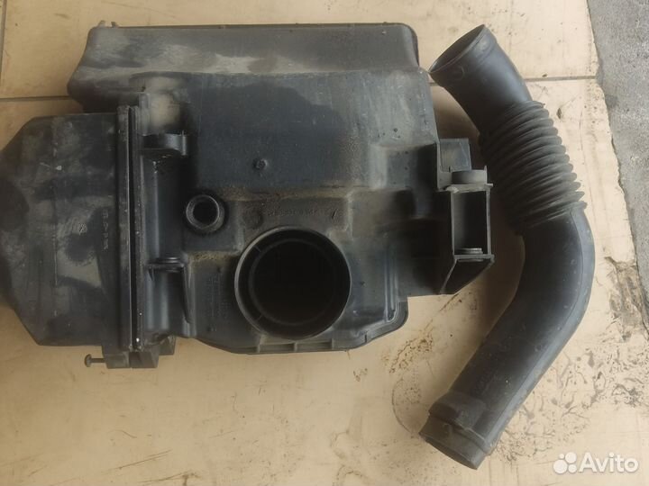 Корпус воздушного фильтра Renault duster
