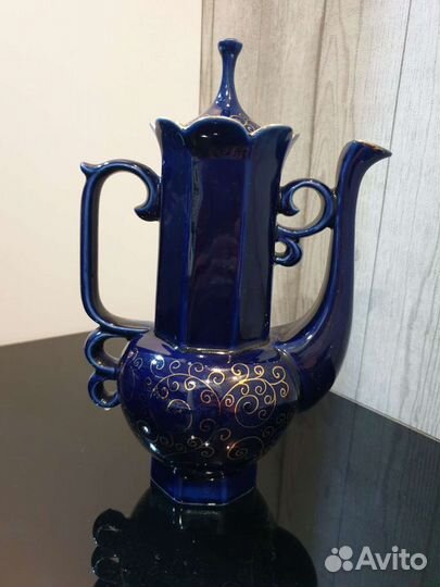 Кувшин фарфоровый