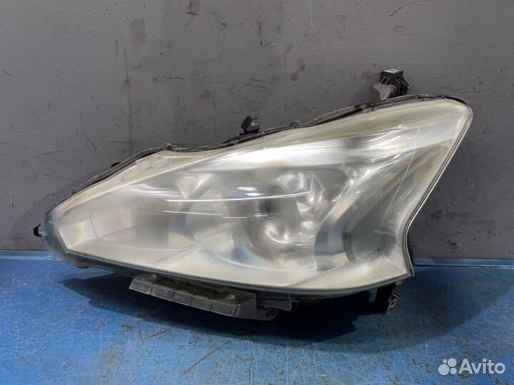 Фара ксенон левая Nissan Teana L33