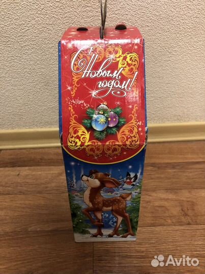 Подарочная коробка