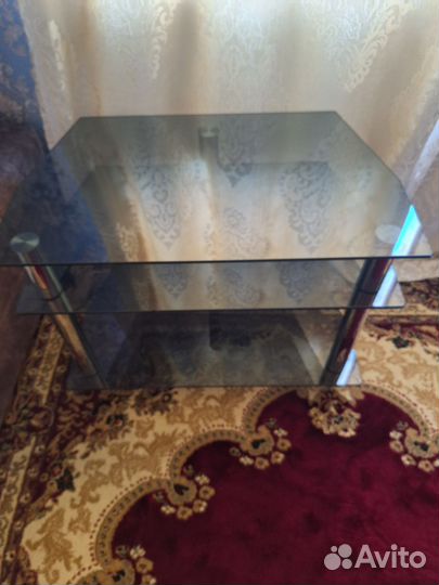 Стол для телевизора