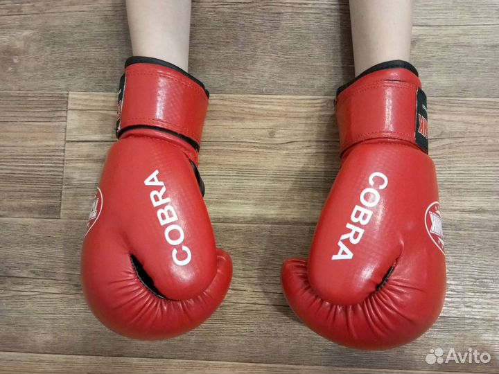 Боксерские перчатки