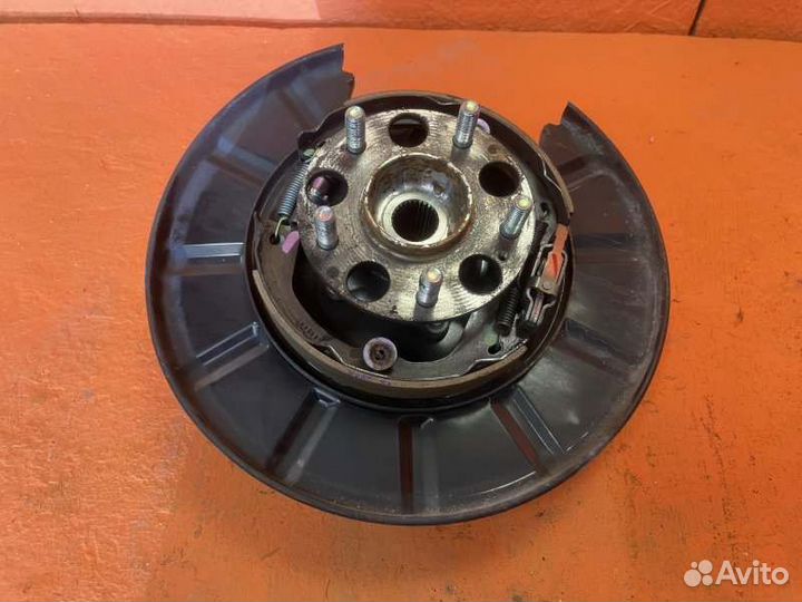 Кулак поворотный задний левый Acura Mdx YD3 J35Y5