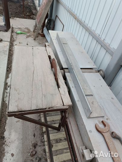 Станок деревообрабатывающий