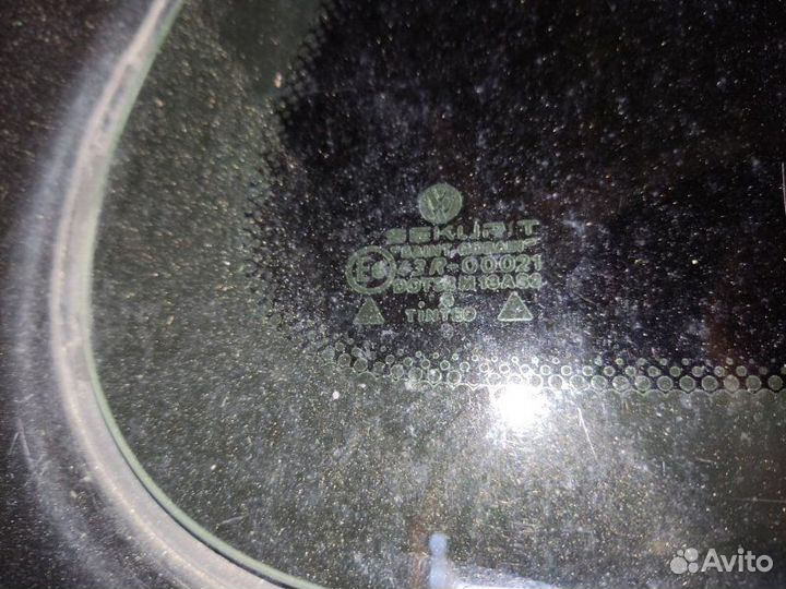 Стекло заднее правое Volkswagen Golf 3 купе 1.4