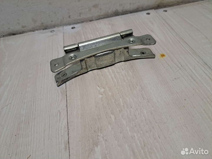 Петля люка стиральной машины Аристон 075325