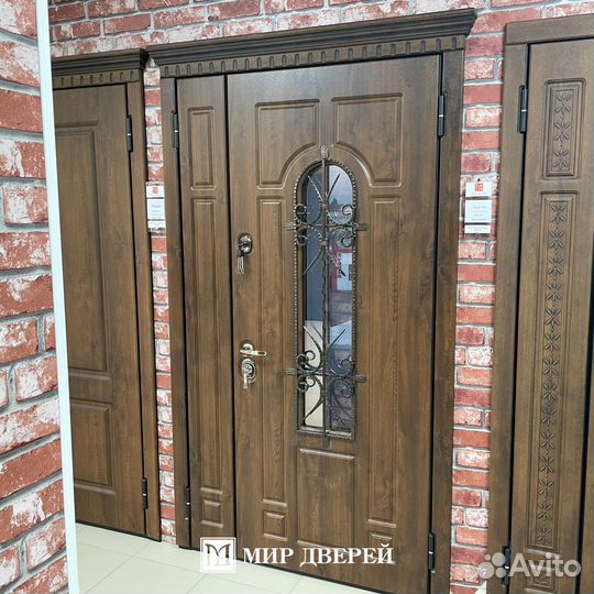 Входная дверь «Лацио» с художественной ковкой