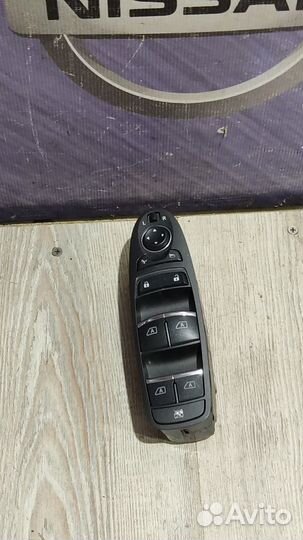 Блок кнопок стеклоподъемников infiniti QX60 Лев