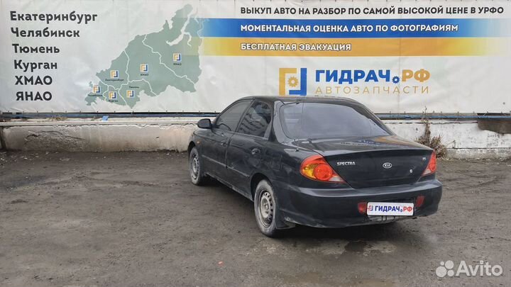 Стекло двери передней правой Kia Spectra (SD) 0K2A