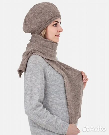 Беретка женская с шарфом весна - осень