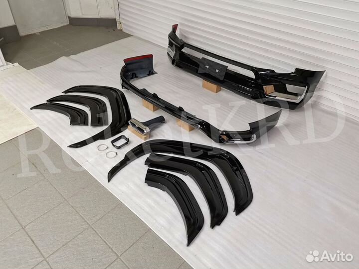 Обвес Toyota Land Cruiser 300 Modellista Черный