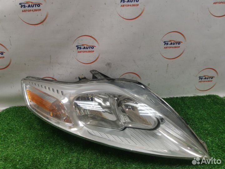 Фара галогеновая передняя правая Ford Mondeo 4
