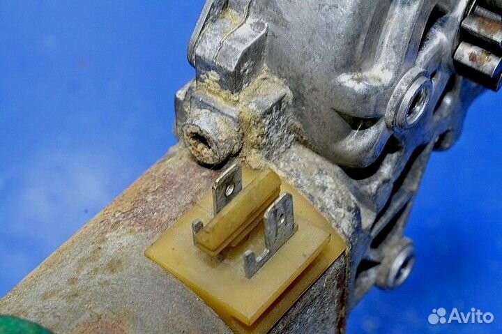 Моторчик стеклоподъёмника, правый volvo F16 (01.87-12.94)