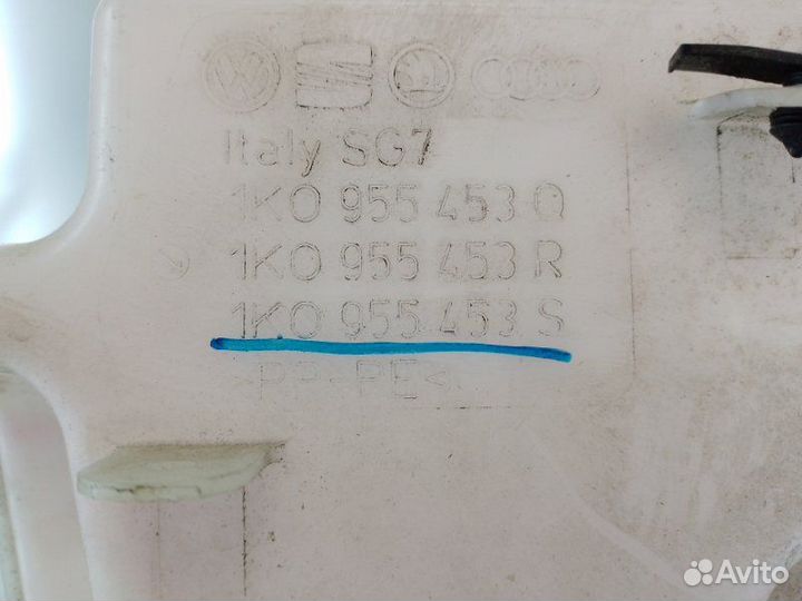 Бачок омывателя лобового стекла Skoda Octavia (A5