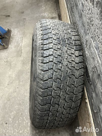 Bridgestone Dueler H/T 275/65 R17