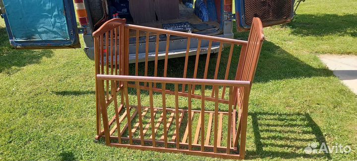 Детская кроватка с матрасом