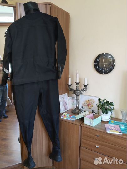 Сухой костюм для дайвинга