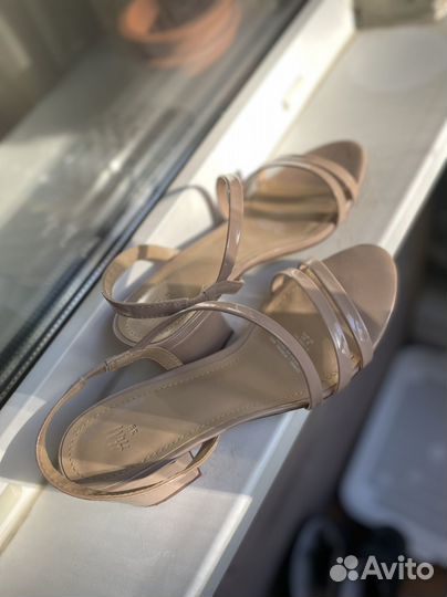 Босоножки hm