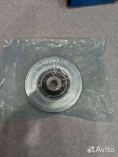 Ролик приводного ремня toyota