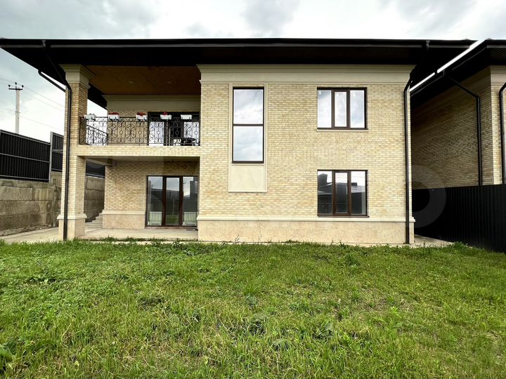 Дом 213,1 м² на участке 4,3 сот.