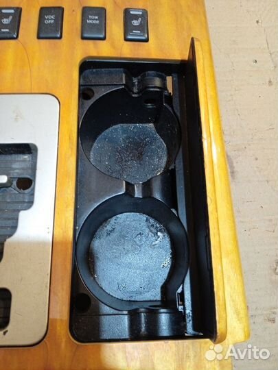 Консоль центральная Infiniti QX56